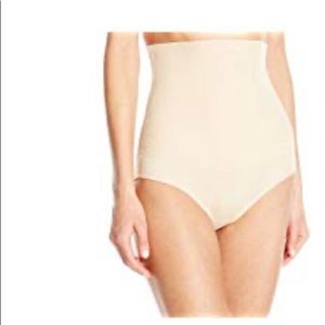 Maidenform Flexees high waist brief